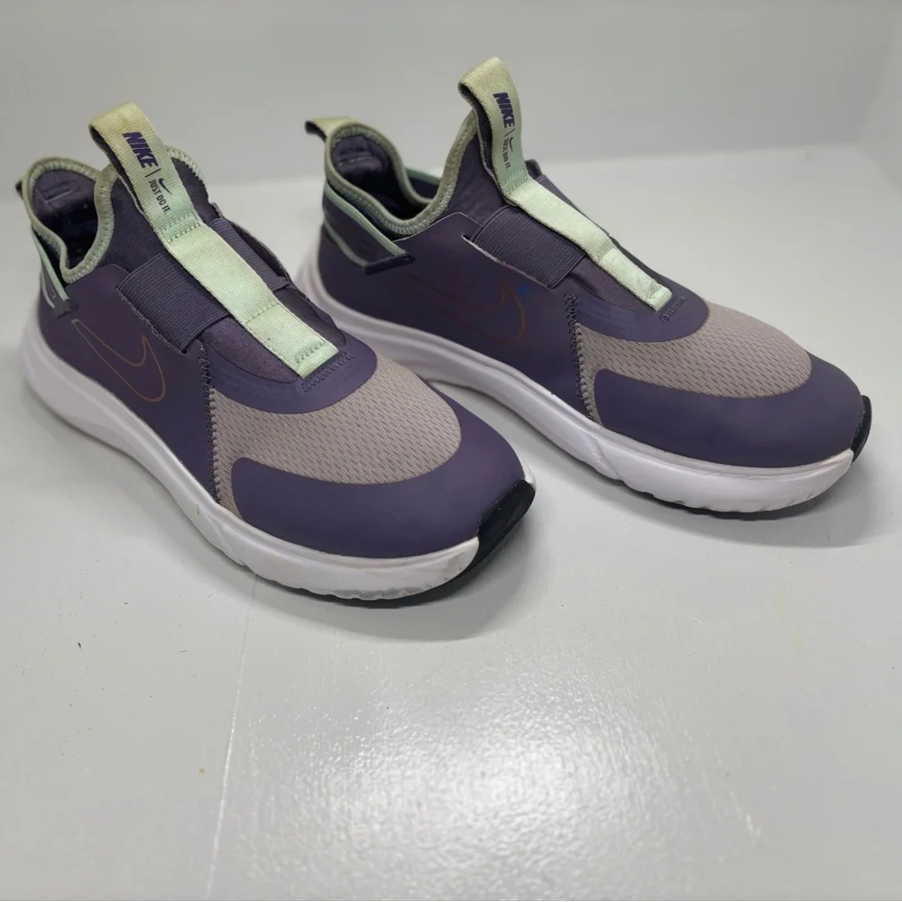 Nike Flex Plus GS Slip-On Sneakers Youth 7 Women’s 8.5 Purple Mint Comfort Runni